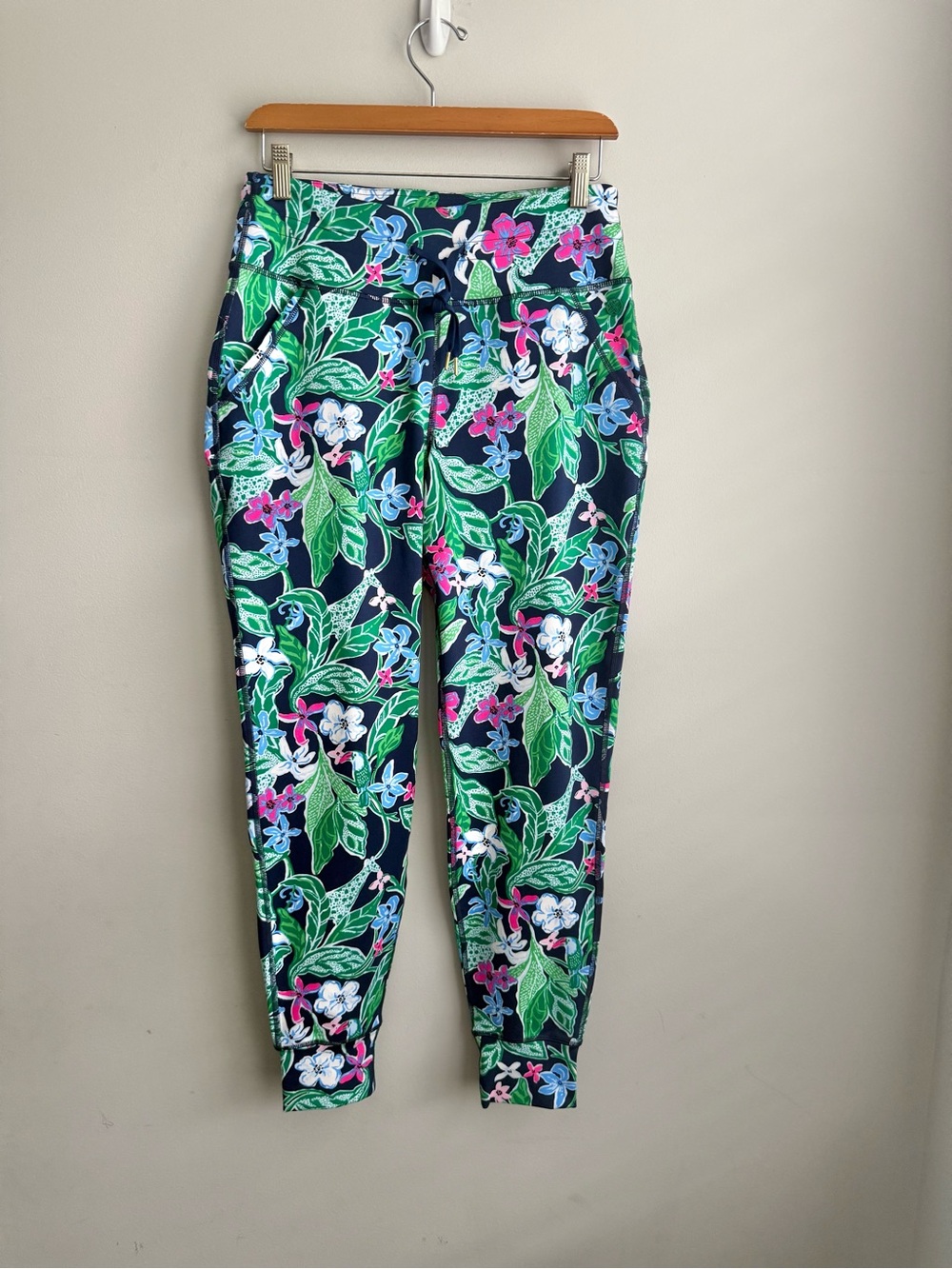 Lilly Pulitzer Island Mid Rise Jogger Medium